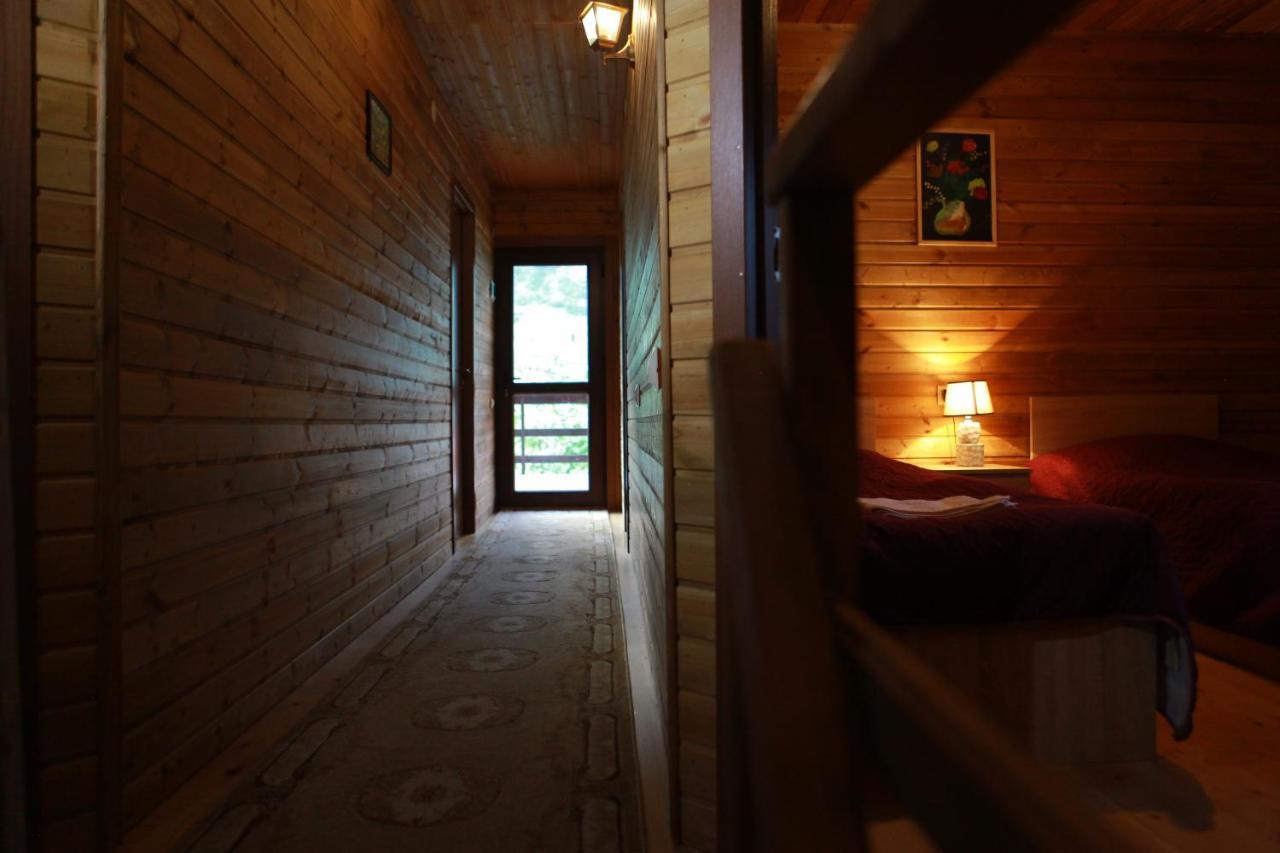Cottage Woodside เมสเตีย ภายนอก รูปภาพ