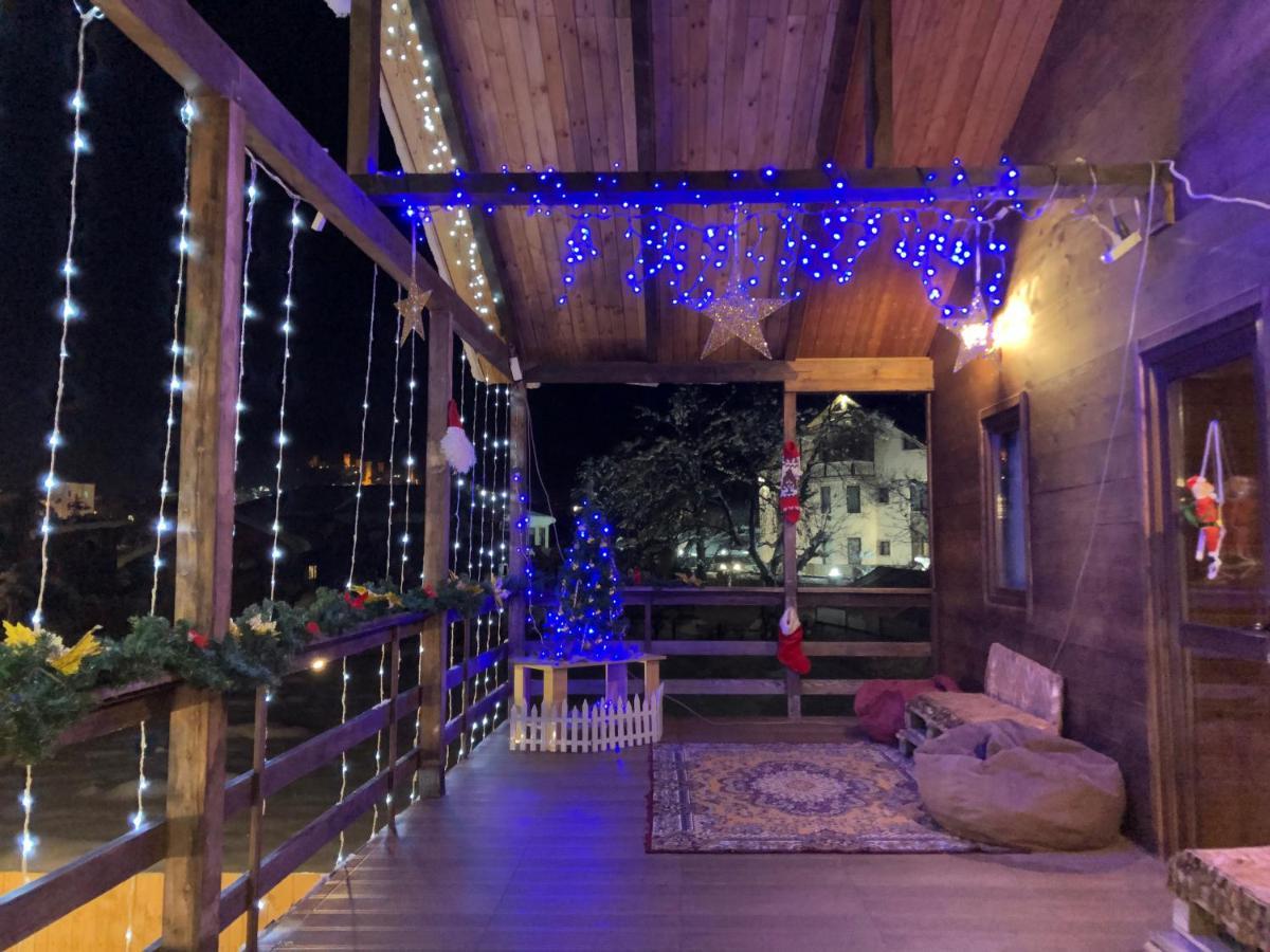 Cottage Woodside เมสเตีย ภายนอก รูปภาพ